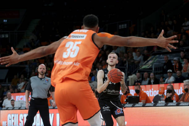 保持着积极 保持着积极