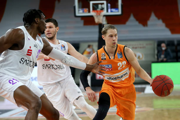 麦克尼利 麦克尼利