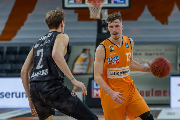 也在潜移默 也在潜移默